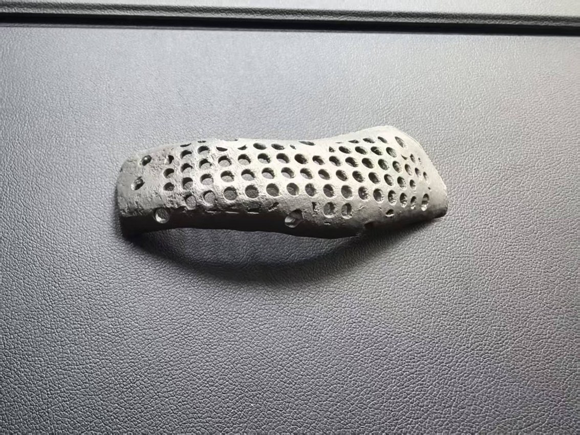Titanium alloy cold powder sintering (Cold Metal Fusion, CMF) forming
